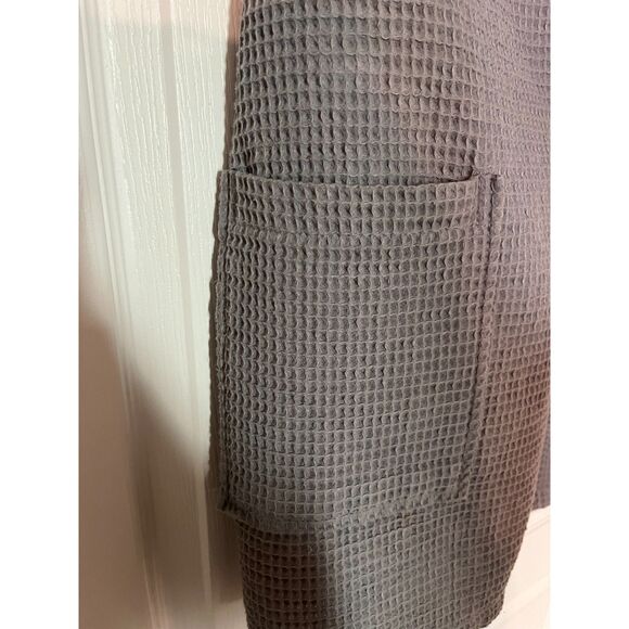 Gray Waffle Texture Wrap Towel with Velcro/Elastic Size S/M - Picture 5 of 5